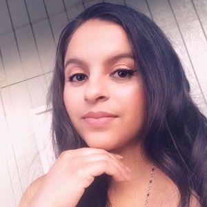 Meet your Posher, Mayra